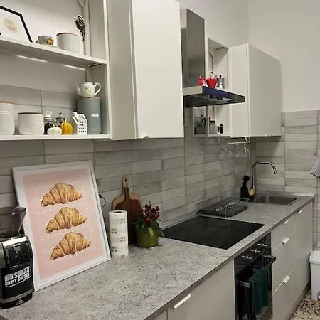 Sunny With Stunning San Pietro View Apartment