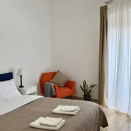 Sunny With Stunning San Pietro View Apartment *